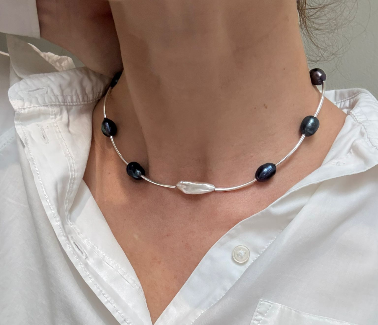 Silver Orbit Necklace - Black Pearl