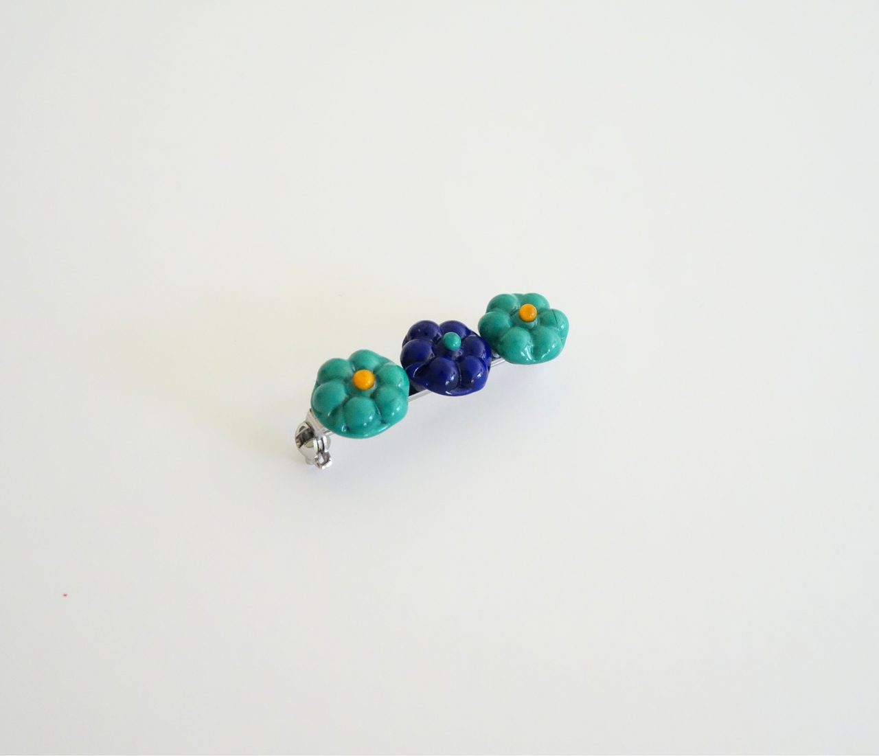 Daisy Brooch - SAMPLE