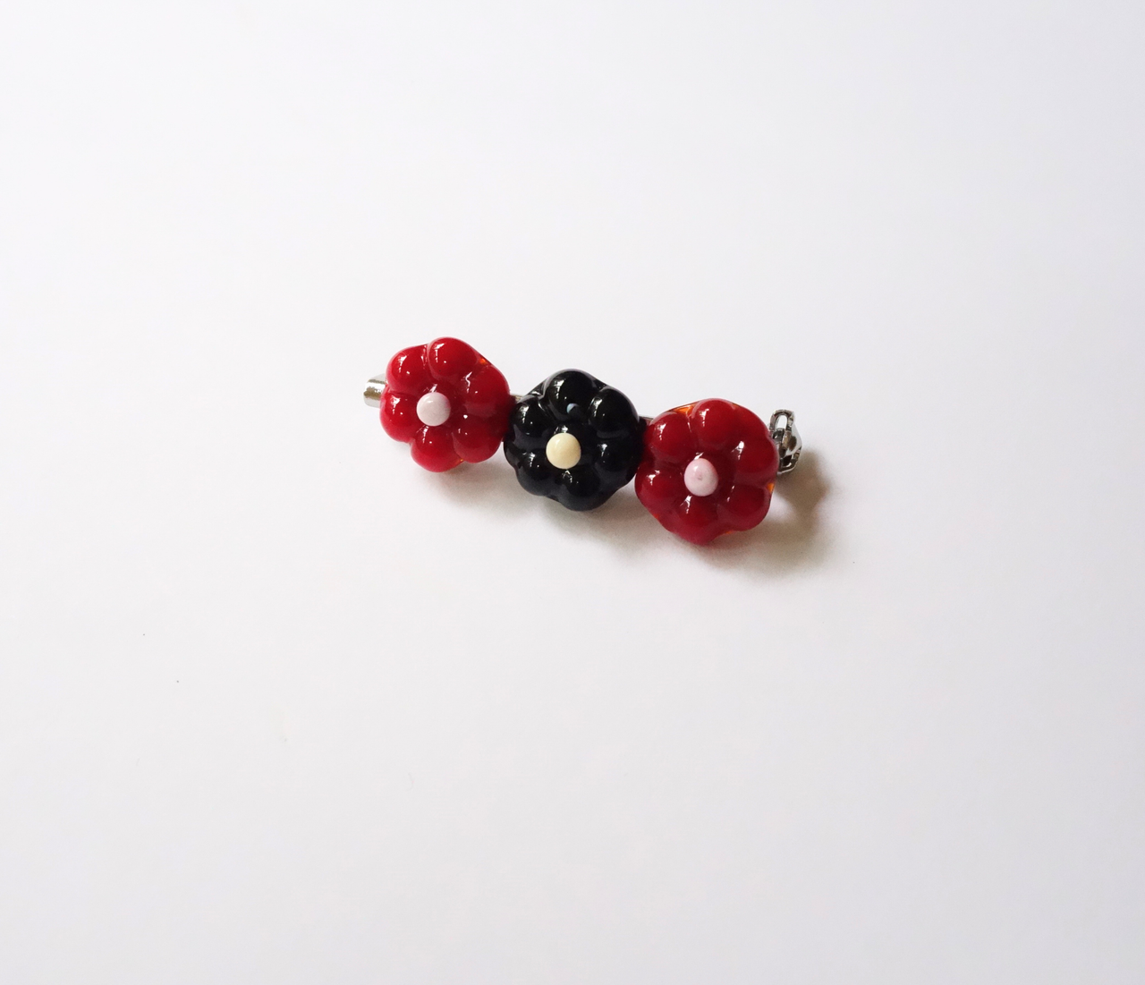 Daisy Brooch - SAMPLE