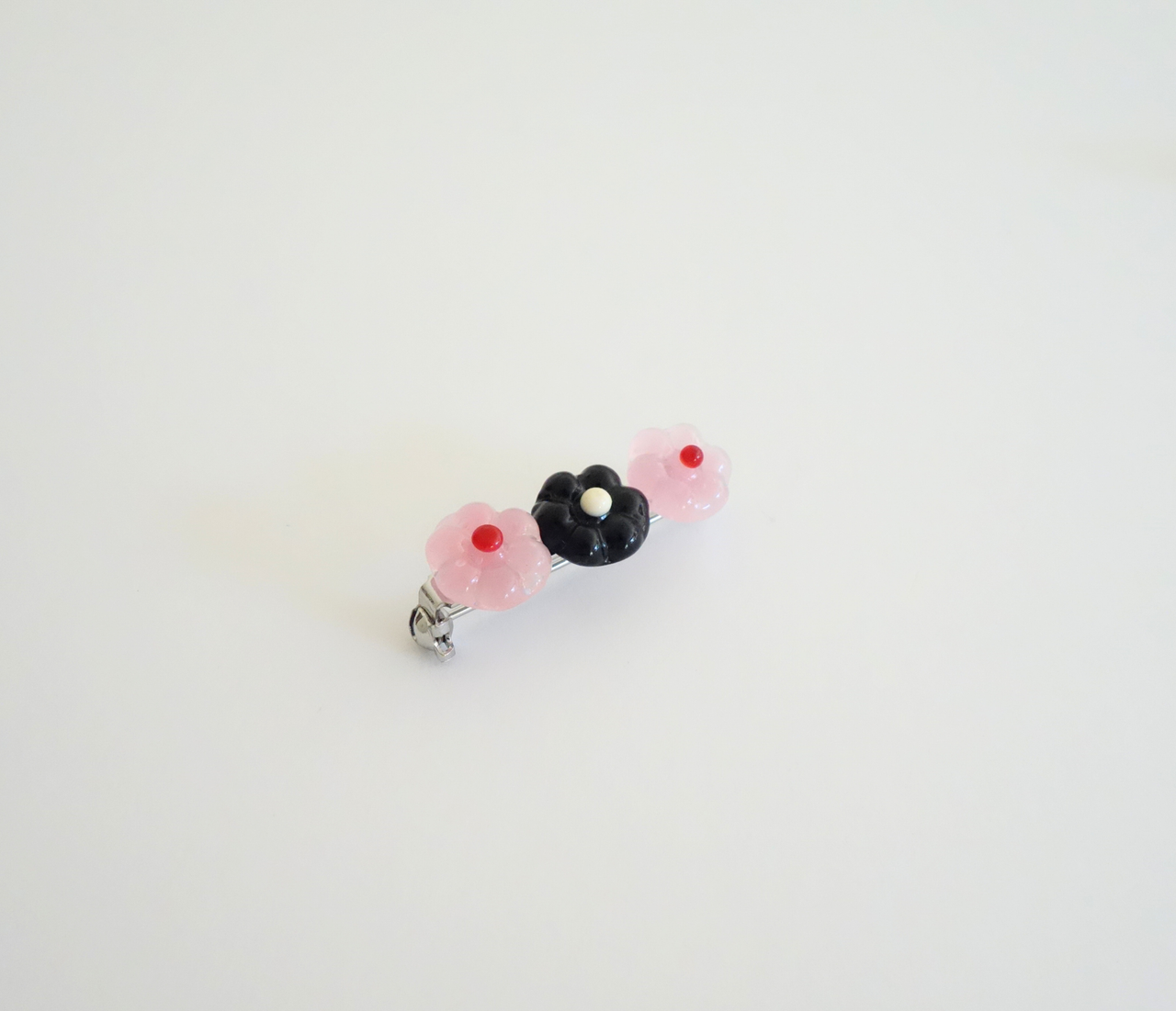 Daisy Brooch - SAMPLE