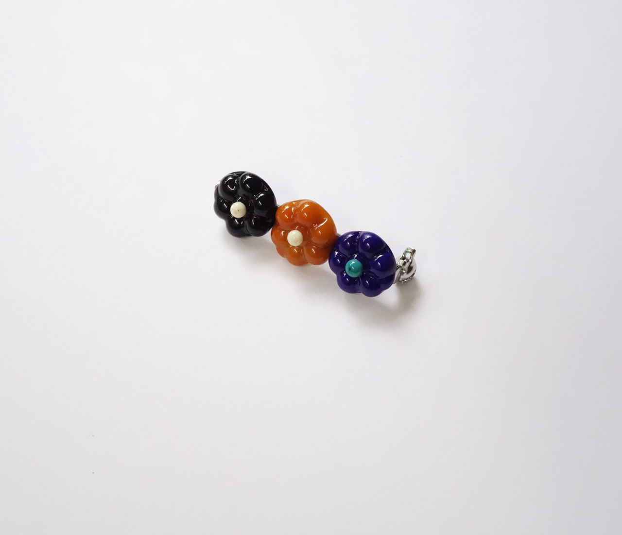 Daisy Brooch - SAMPLE