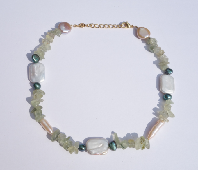 GREEN SEMI PRECIOUS STONE AND PEARL BEAD NECKLACE