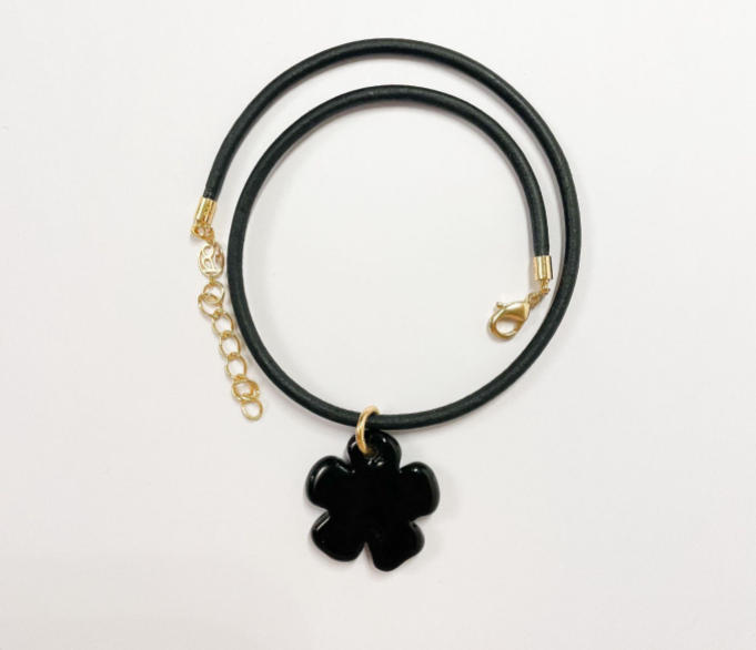 Clover cord necklace black- SAMPLE