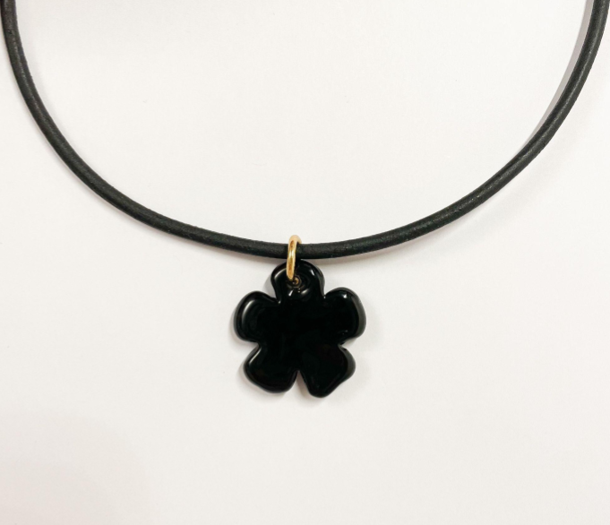 Clover cord necklace black- SAMPLE