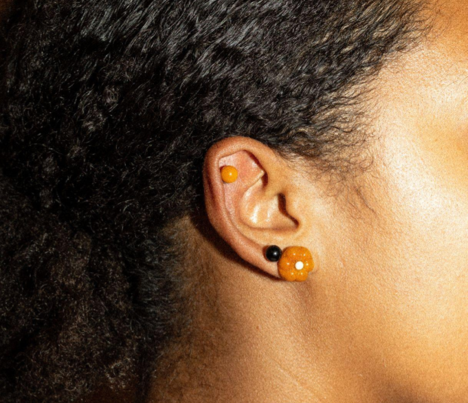 Daisy Mustard Stud Earring