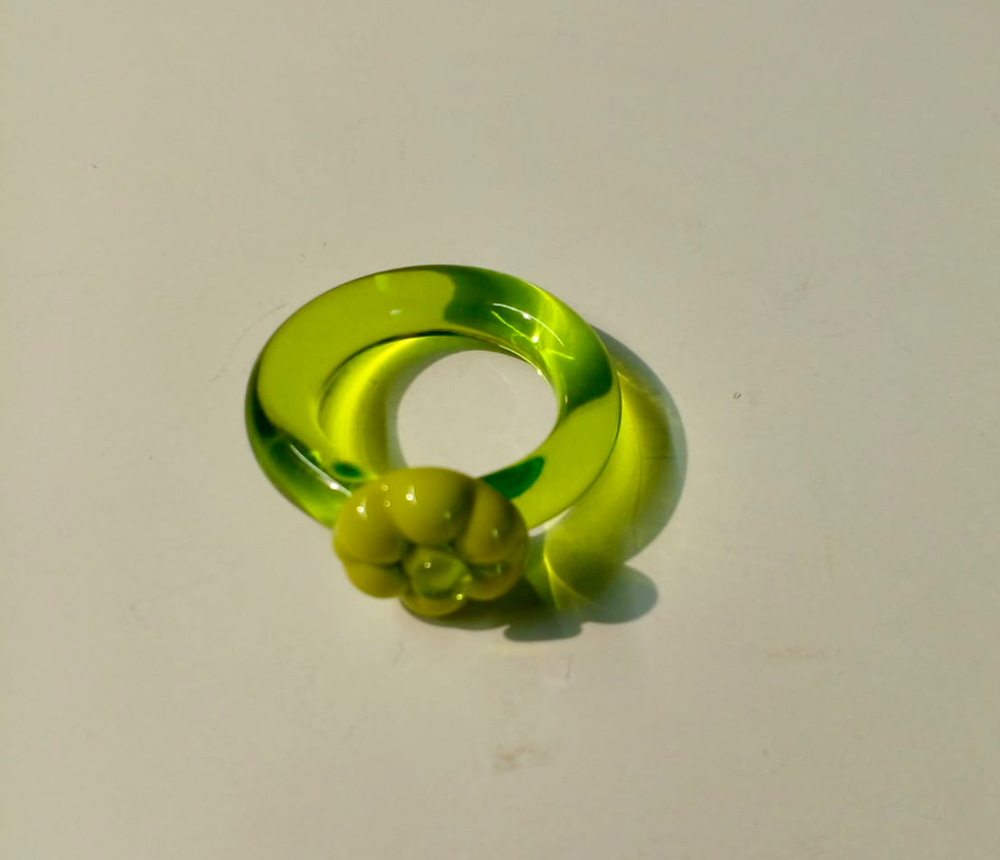 Daisy Green Glass Ring